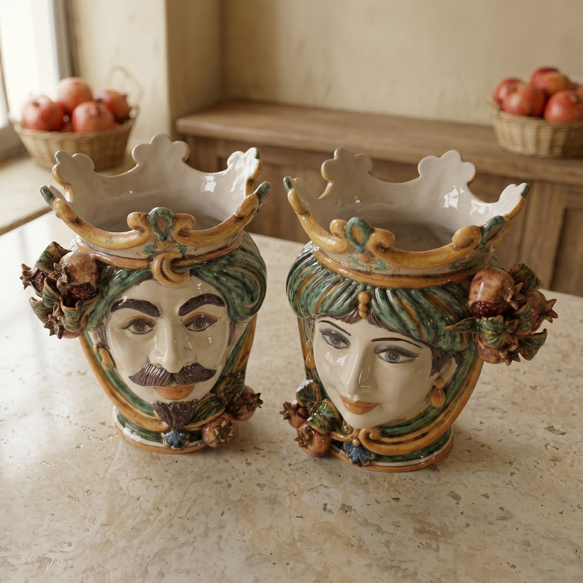 Testa di Moro con Melograni, Maschio Bianco, Verde e Arancio, corona. Ceramiche Sofia, Caltagirone