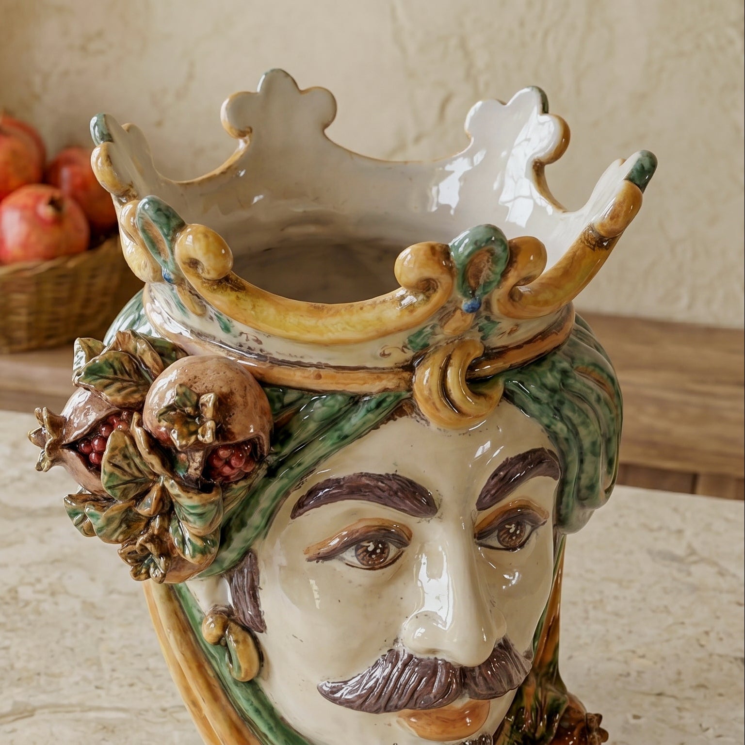 Testa di Moro con Melograni, Maschio Bianco, Verde e Arancio, corona. Ceramiche Sofia, Caltagirone
