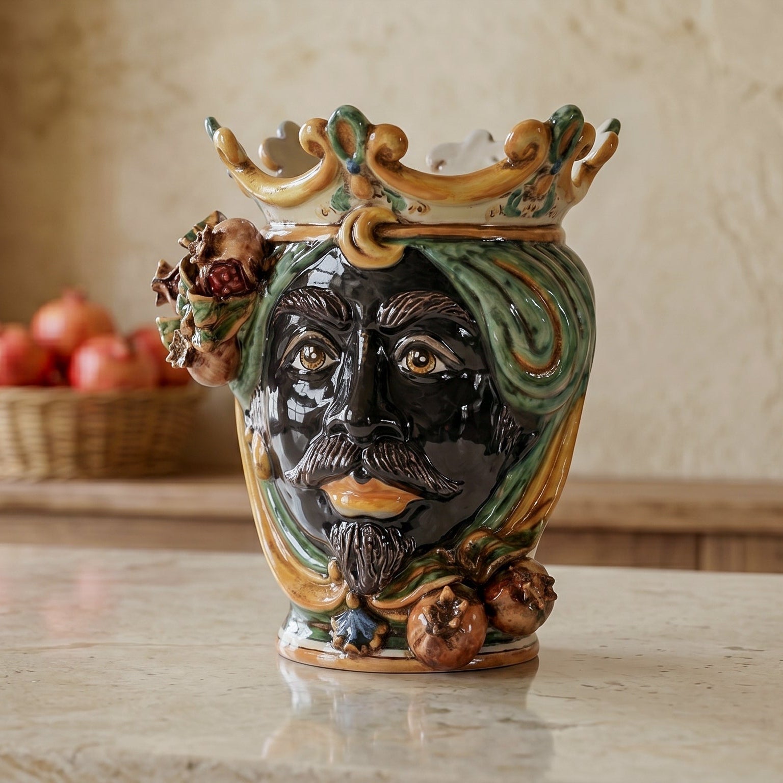 Testa di Moro con Melograni, Maschio Moro, Verde e Arancio, corona. Ceramica siciliana di Caltagirone, Sofia