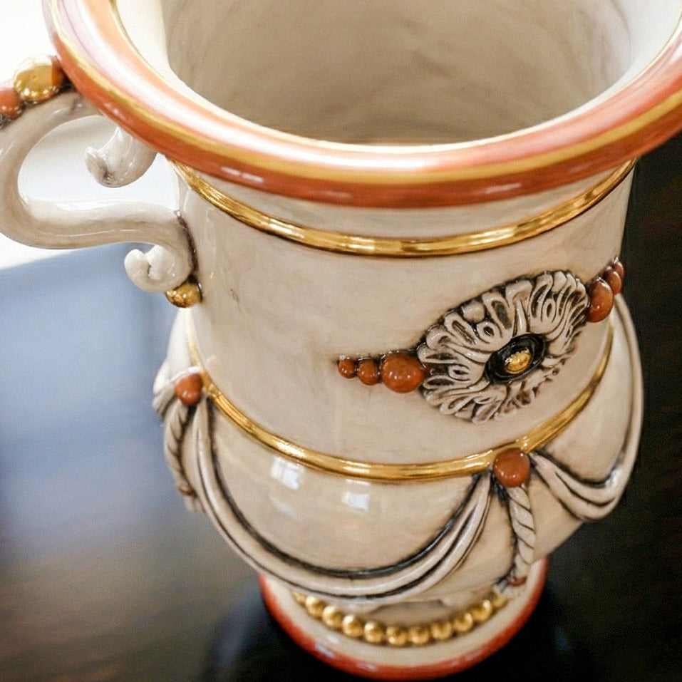 Vaso Monumentale, Madreperla Oro e Lustri. Ceramica siciliana di Caltagirone, Sofia