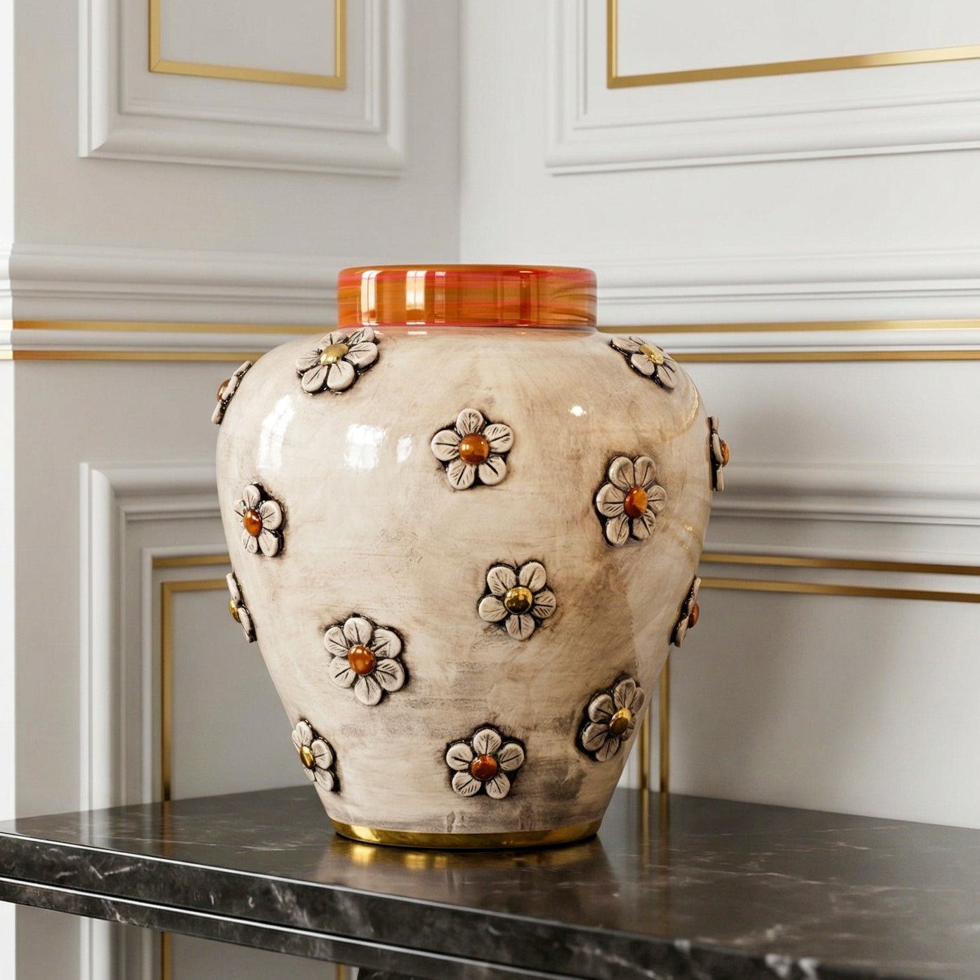 Vaso boccia c/fiori madreperla antichizzato oro e lustri. Ceramica siciliana di Caltagirone, Sofia
