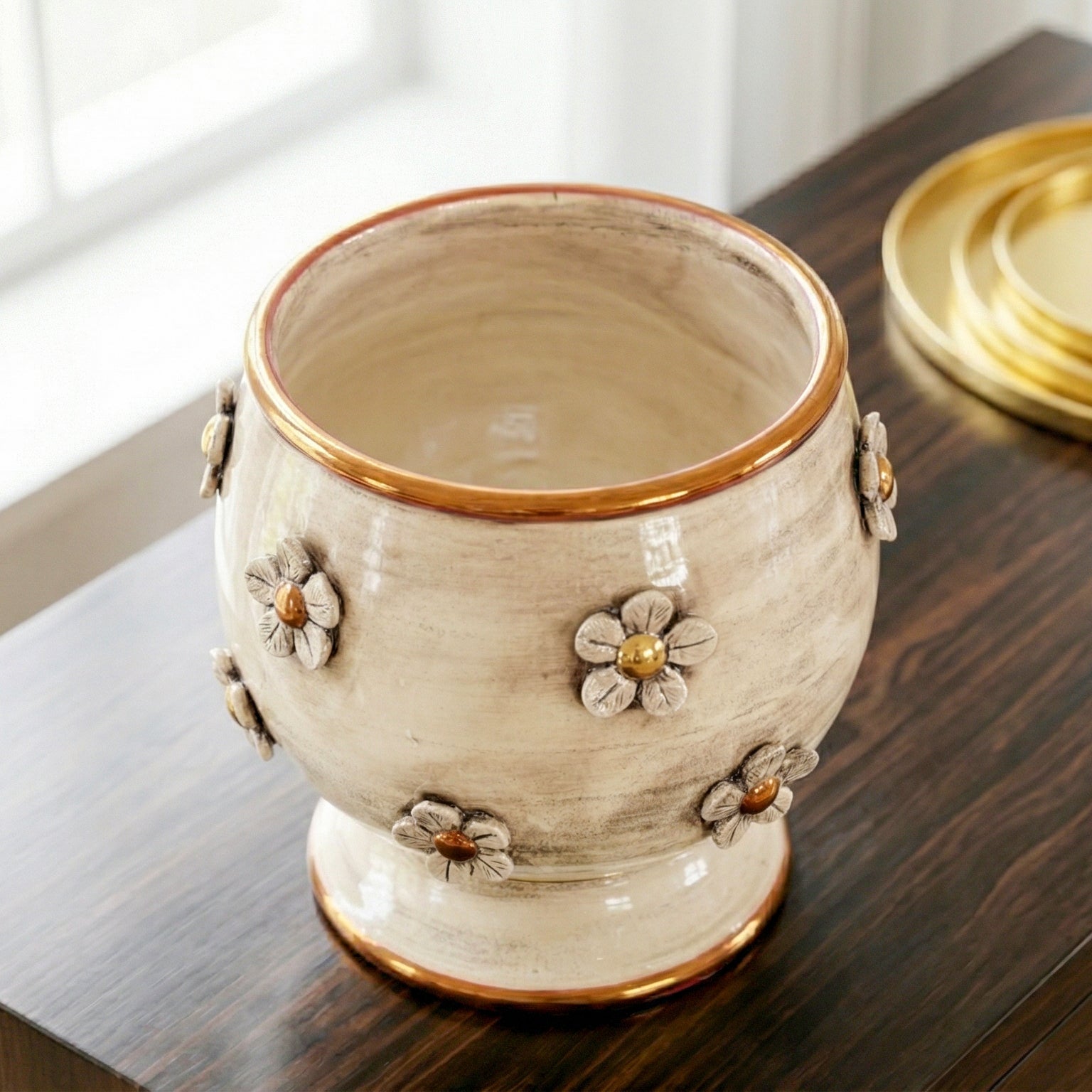 Vaso c/fiori madreperla antichizzato oro e lustri. Ceramiche Sofia, Caltagirone