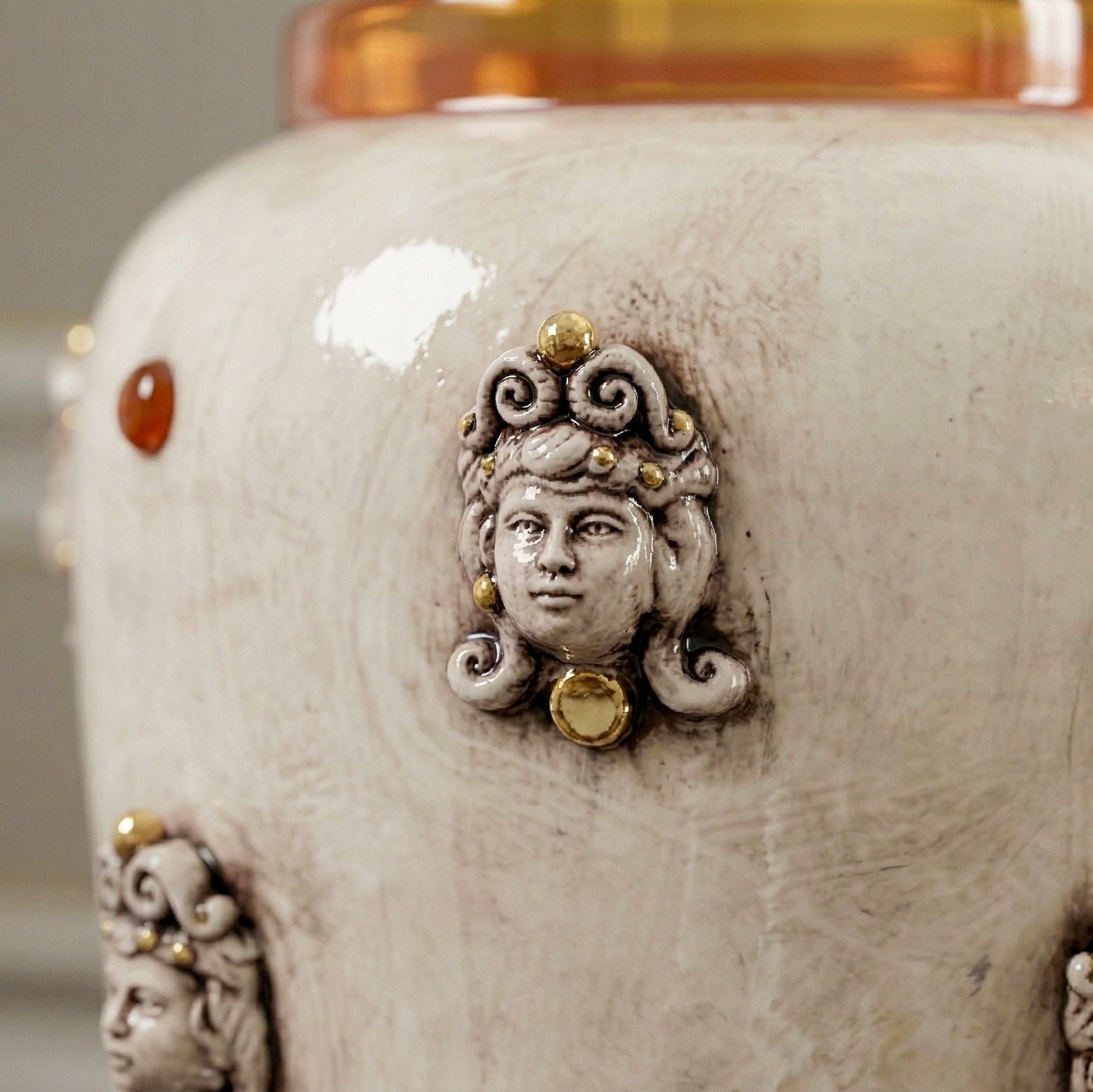 Vaso Testa di Moro, Madreperla Antichizzato, lustri. Ceramiche Sofia, Caltagirone