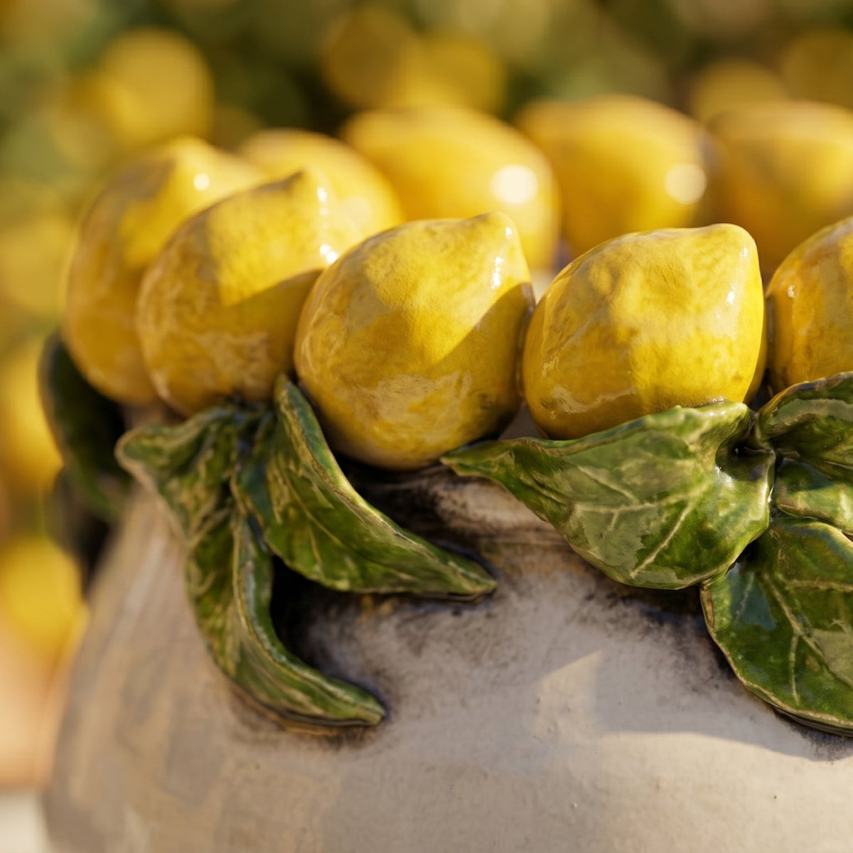 Vaso, Limoni di Sicilia, Madreperla Colorato. Ceramica siciliana di Caltagirone, Sofia