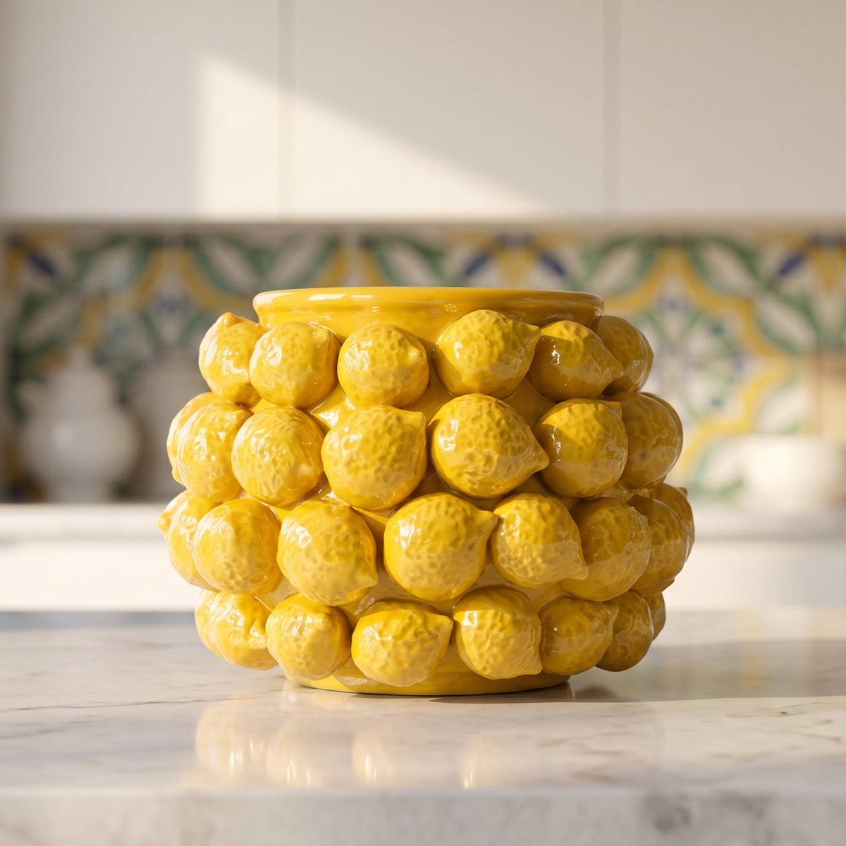 Vaso con Limoni, Linea Decorativa. Ceramica siciliana di Caltagirone, Sofia