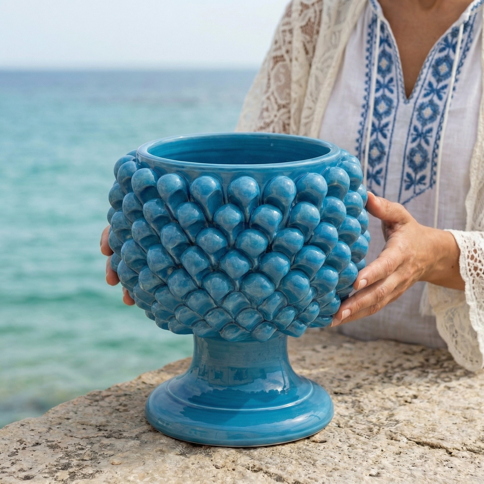 Vaso Mezza Pigna, Turchese, scaglie. Ceramiche Sofia, Caltagirone