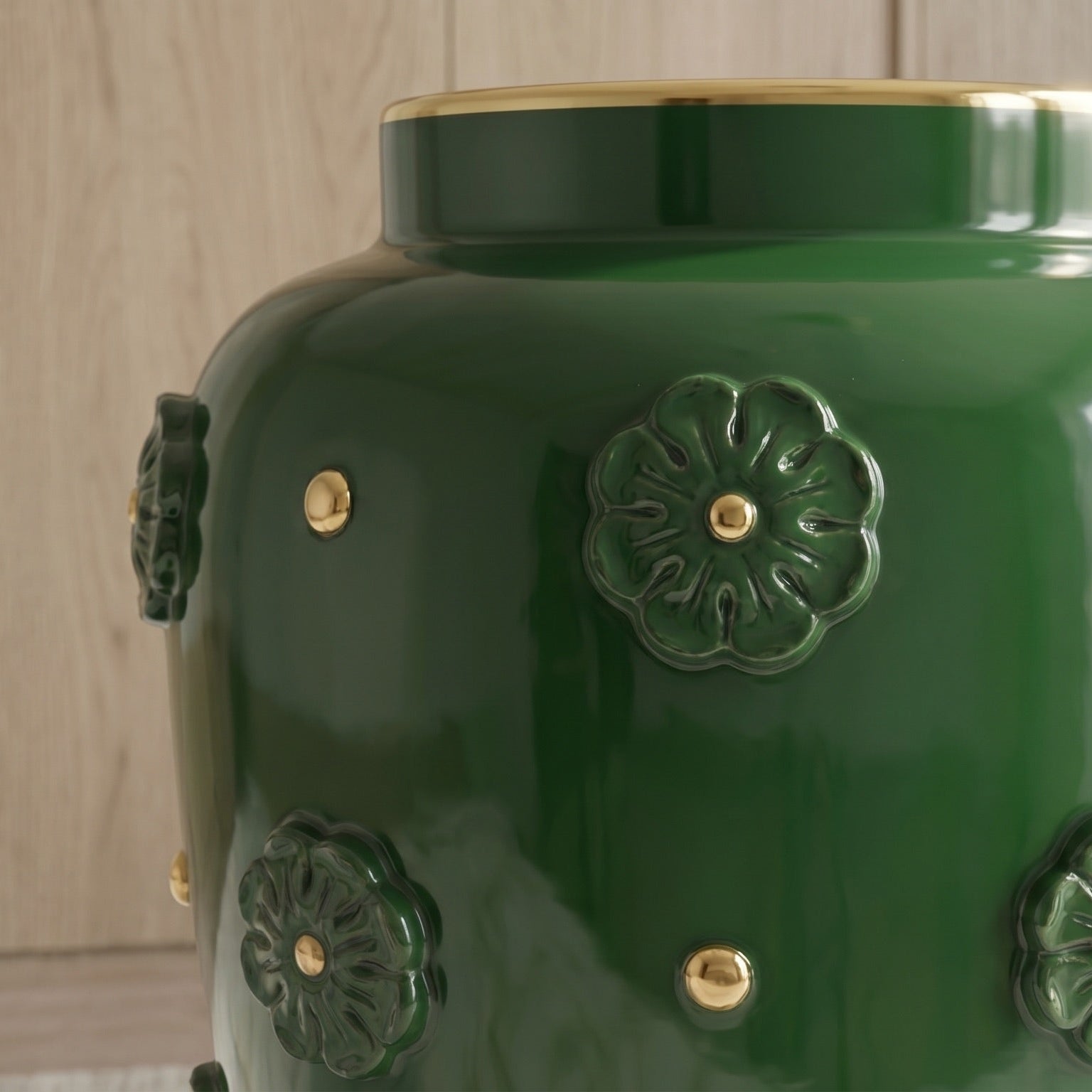 Vaso, Rosone, Verde Antico e Oro. Ceramica siciliana di Caltagirone, Sofia