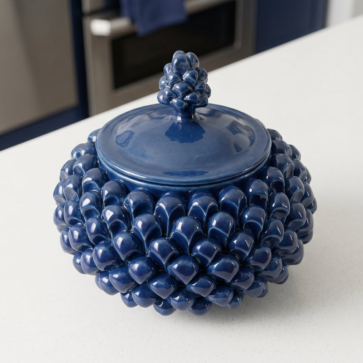 Biscottiera a Pigna, Blu Intenso, scaglie, coperchio. Ceramiche Sofia, Caltagirone