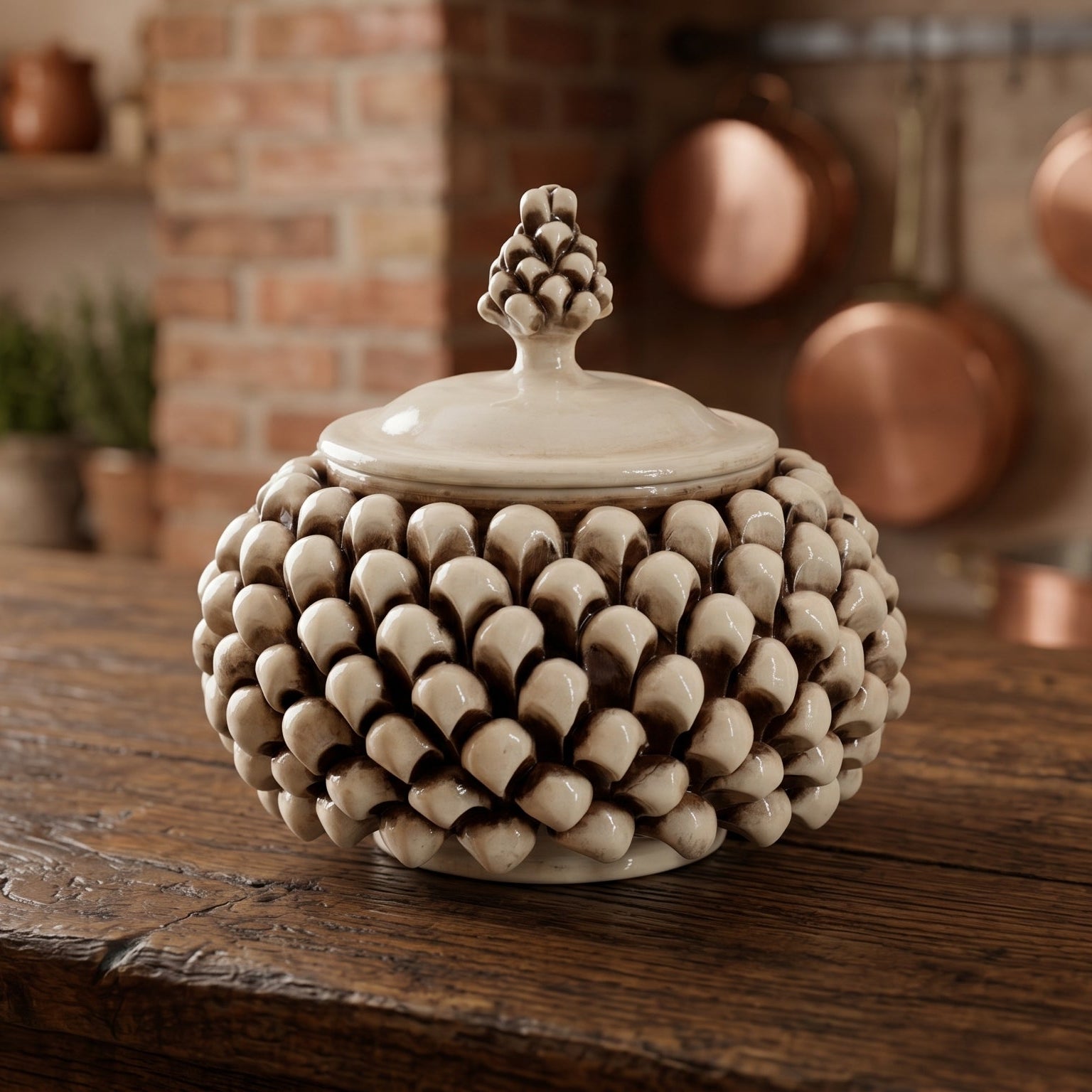 Biscottiera a Pigna, Madreperla Antichizzato, coperchio. Ceramiche Sofia, Caltagirone