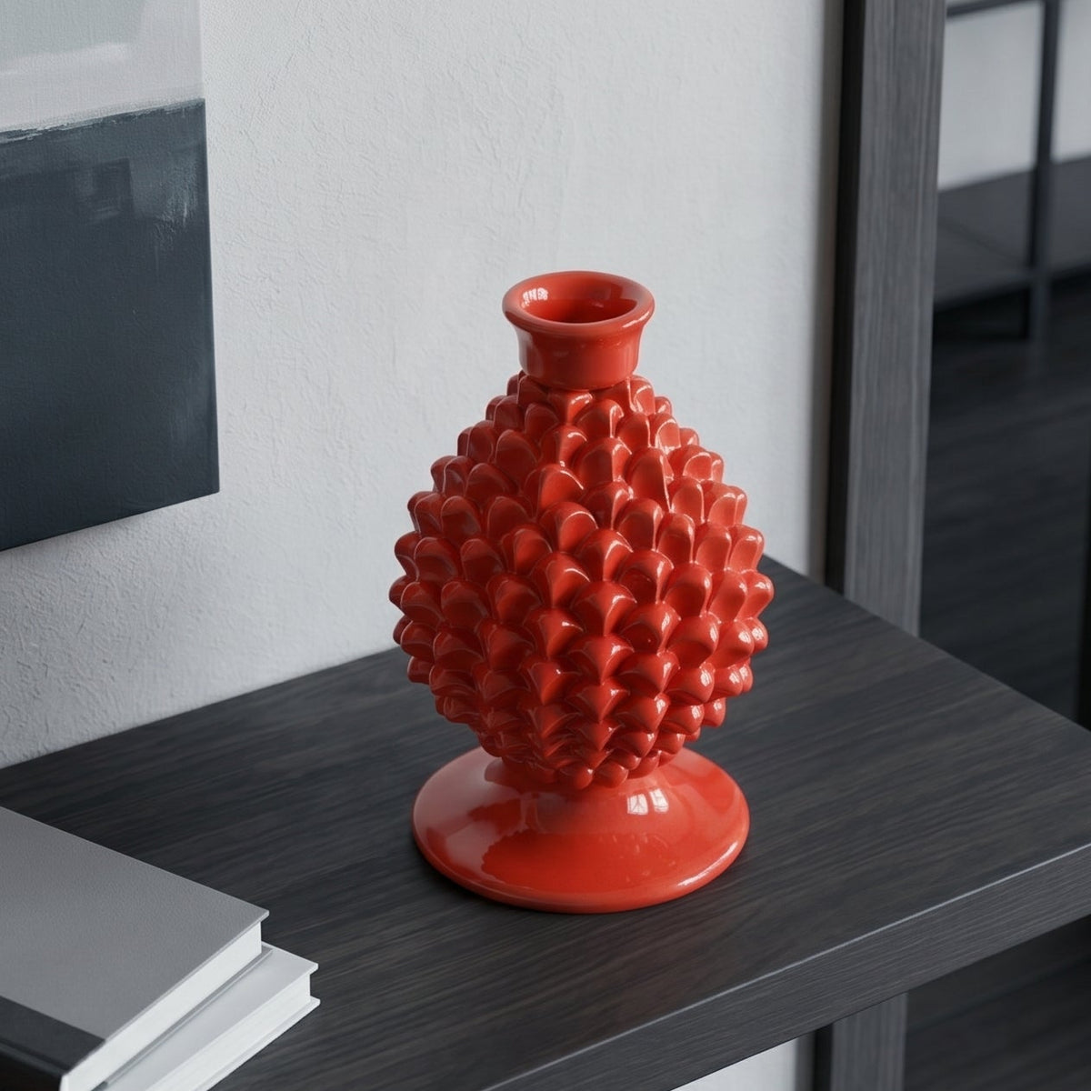 Portacandela a Pigna, Rosso Fuoco. Ceramica siciliana di Caltagirone, Sofia