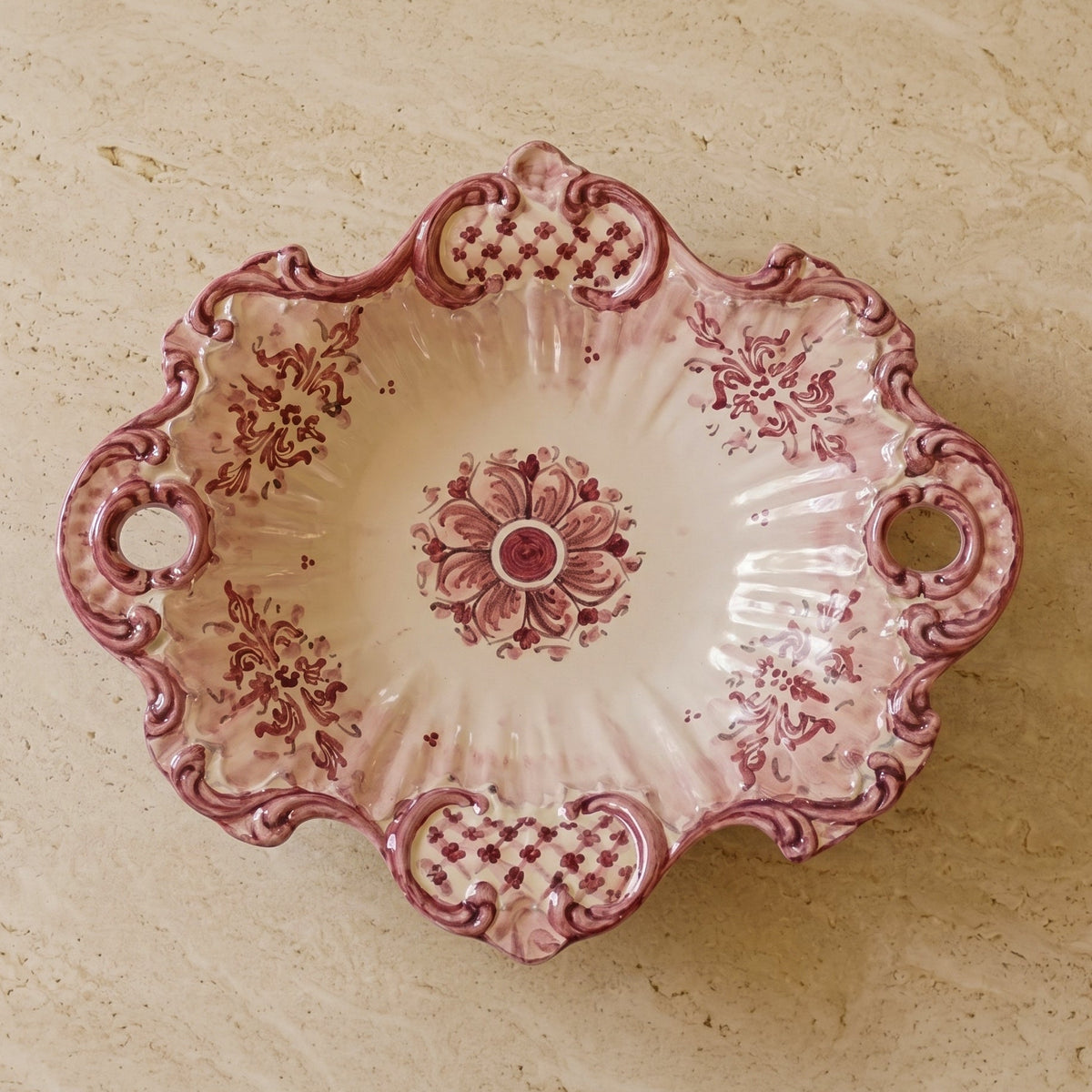 Centrotavola Barocco, Mono Bordeaux, Serie d'Arte. Ceramica siciliana di Caltagirone, Sofia