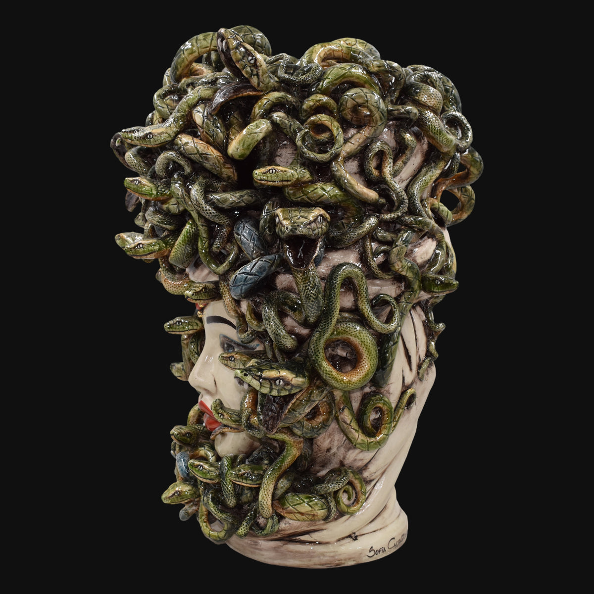 Testa Medusa, Madreperla Antichizzato, chioma di serpenti, mito greco. Ceramica siciliana di Caltagirone, Sofia