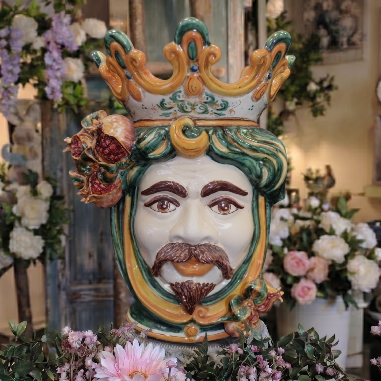 Testa di Moro con Melograni, Maschio Bianco, Verde e Arancio. Ceramica siciliana di Caltagirone, Sofia