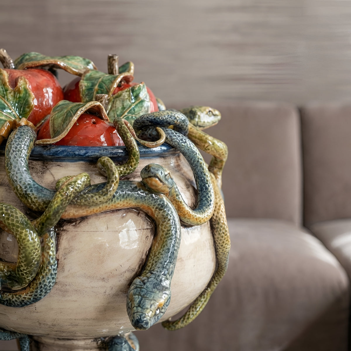 Alzata, Linea Giardini dell'Eden, lustri. Ceramica siciliana di Caltagirone, Sofia