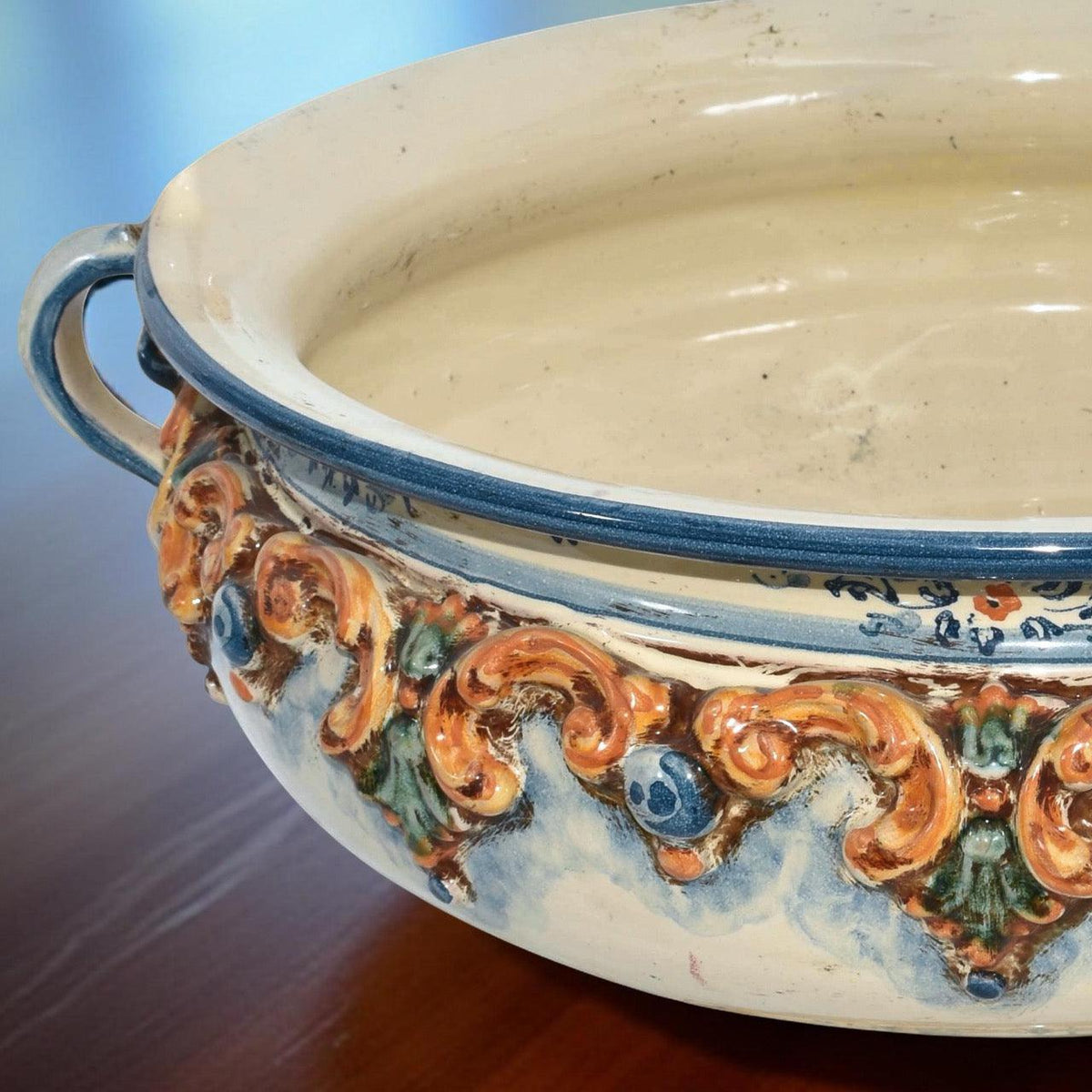 Centrotavola in ceramica di Caltagirone fatti a mano, decorazioni artistiche tricolore