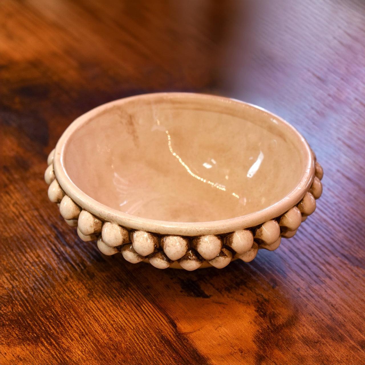 Ciotola a Pigna, Madreperla Antichizzato, decoro a pigne in terracotta. Ceramiche Sofia, Caltagirone