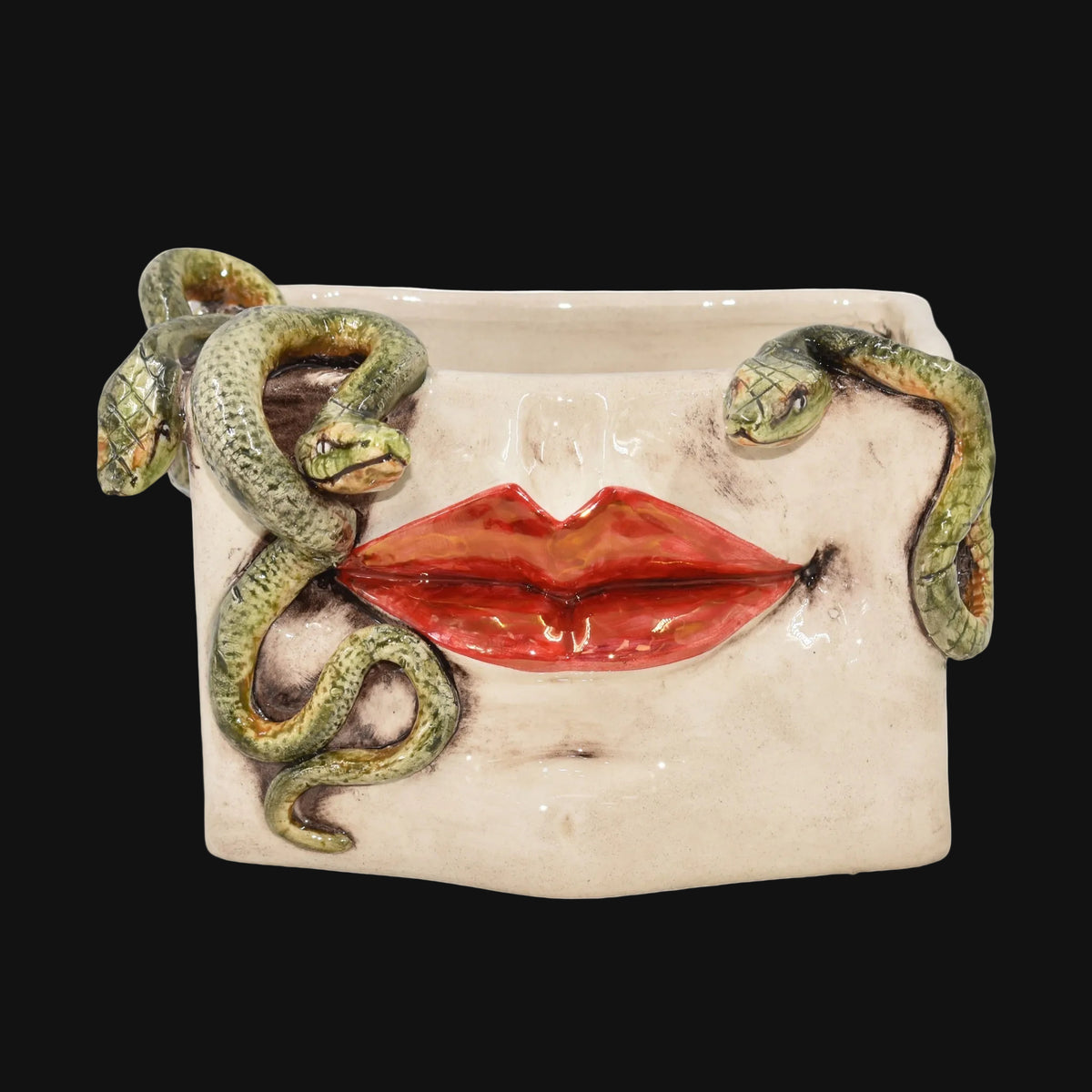 Scatola Medusa, Labbra Oro e Lustri, Serpenti Applicati, Madreperla Antichizzato. Ceramiche Sofia, Caltagirone
