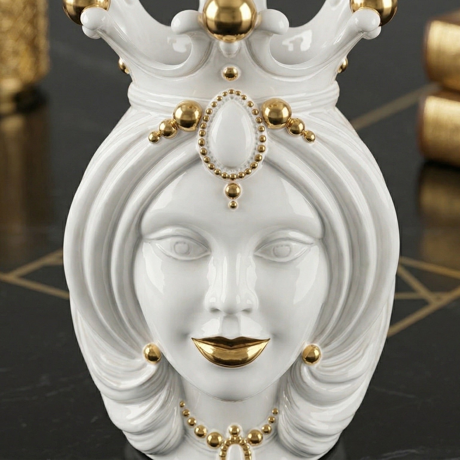 Testa di Moro, Donna, volto, labbra. Ceramica siciliana di Caltagirone, Sofia