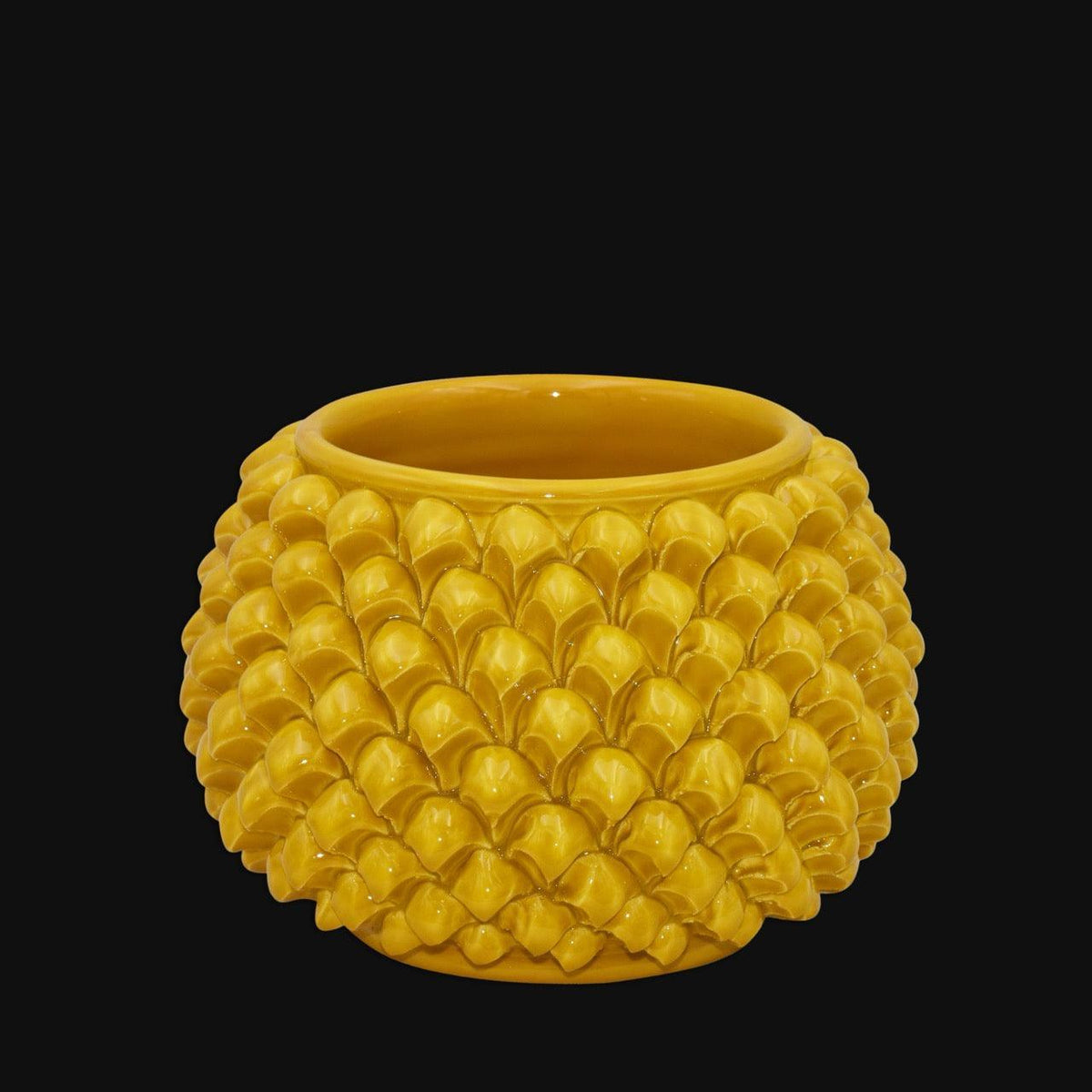 Vaso Mezza Pigna Senza Piede, Senape, dettagli scolpiti. Ceramica siciliana di Caltagirone, Sofia