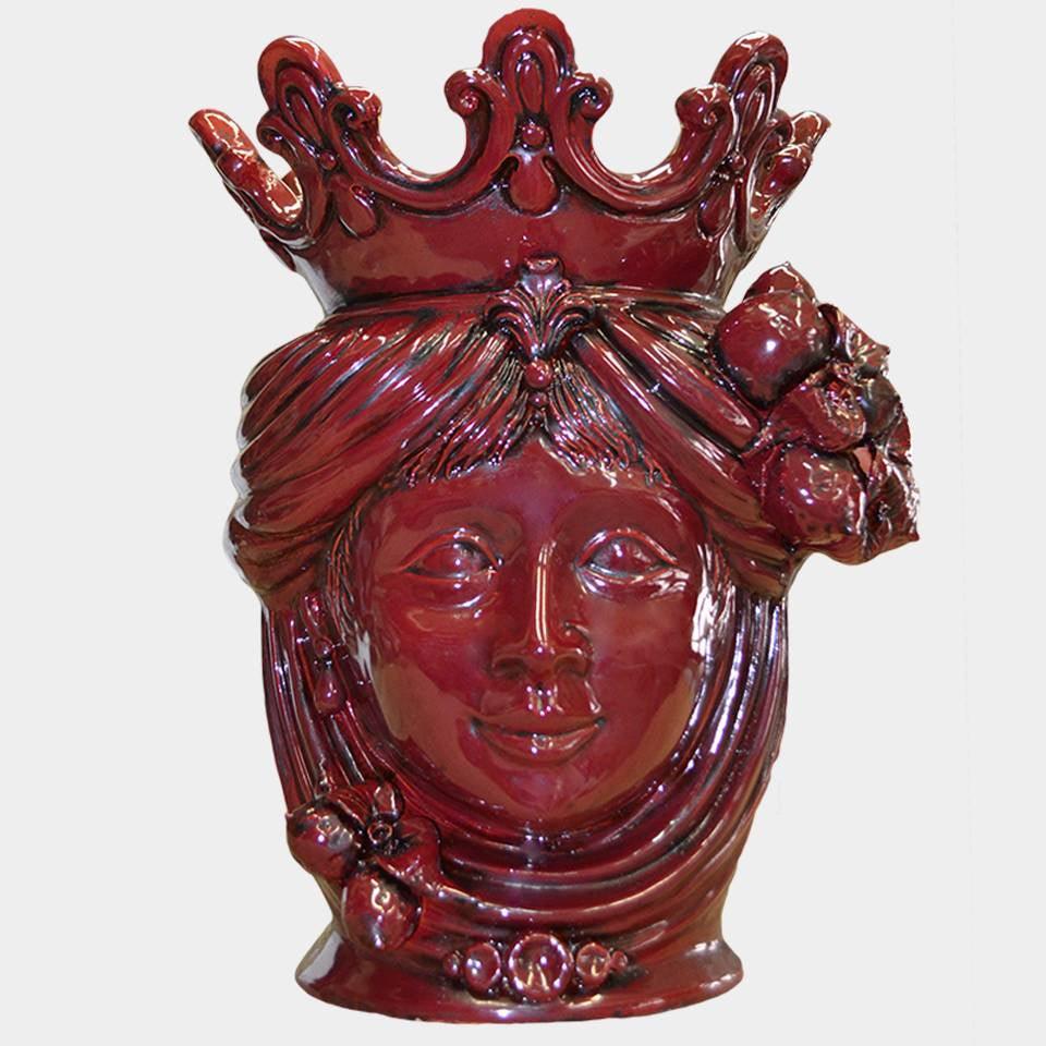 Ceramica di Caltagirone fatta a mano con testa femminile e corona, colore rosso intenso