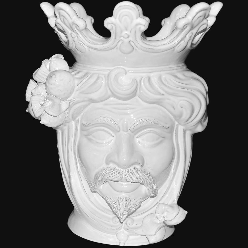 Ceramica di Caltagirone fatta a mano con volto barbuto e corona, stile tradizionale siciliano