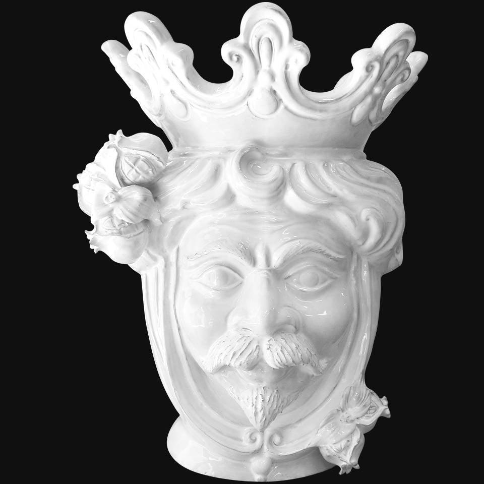 Ceramiche di Caltagirone fatti a mano: vaso volto reale con corona, design tradizionale e dettagli scolpiti