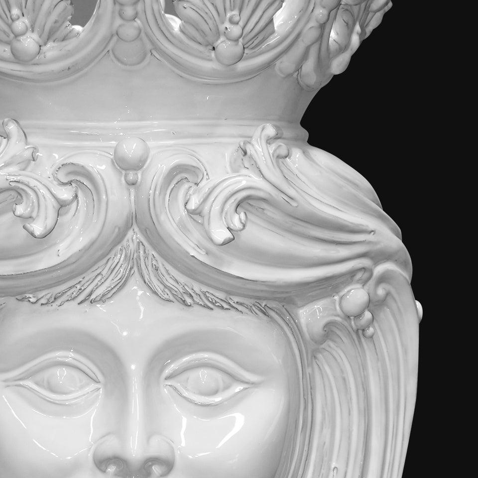 Testa di Moro, Donna, White Line, dettaglio elegante e lavorazione artigianale. Ceramica siciliana di Caltagirone, Sofia